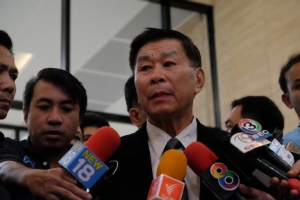 “เสรีพิศุทธ์” ข้องใจศาล รธน.ไม่รับคำร้องเสียบบัตรแทนกัน คาดฝ่ายค้านงดออกเสียง พ.ร.บ.งบฯ วาระ 2-3
