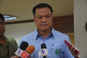 "อนุทิน" ห่วงคนไทยเผชิญหลายปัญหา อาจกดดัน คุมตัวเองไม่ได้ หากรู้สึกแย่ให้พบจิตแพทย์ ชี้อย่าให้ค่าพวกเลียนแบบเหตุการณ์รุนแรง