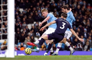 "ซิตี" ทิ้งฝันร้ายติดแบน ชปล. "โรดรี-เดอ บรอยน์" ยิงดับเวสต์ แฮมฯ 2-0