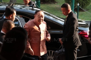 “ประวิตร” ไม่รู้ข้อมูล 1MDB หลุดจาก สตม. ย้ำจะฟ้อง “ช่อ”
