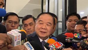 “บิ๊กป้อม” ยืนยันพร้อมแจงสภาฯ หากโดนซักฟอก เชื่อ นศ.แฟลชม็อบไม่ลาม