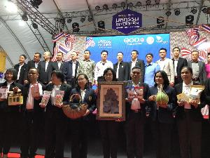 “พาณิชย์” เผย “มหกรรมการค้าชายแดนสุไหงโก-ลก” สำเร็จเกินคาด จับคู่ 200 คู่ ซื้อขาย 82 ล้าน
