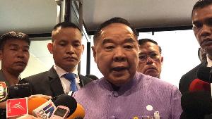 “ประวิตร” เผยไร้ กม.ควบคุม หลัง “ผีน้อยเกาหลี” แห่กลับไทยหนีโควิด-19