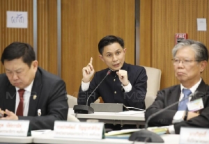 “ปานเทพ” แนะ 10 ข้อรัฐบาลควรทำ รับมือ 8 แสนคนจากประเทศเสี่ยงโควิด-19