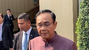 “ประยุทธ์” เมิน ส.ส.ปชป.บางคนจี้พรรคให้ถอนตัวจากร่วมรัฐบาล ลั่น “ถอนไปสิ”