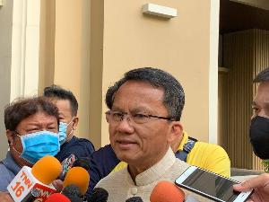 “สมศักดิ์” วอนอย่าเปิดสภาถกวิสามัญ ระบุน่ากลัวคน 500 คน รวมตัวประชุมร่วมกัน หวั่นติดเชื้อโควิด-19