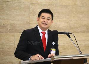 “สิระ” ซัด “เสรีพิศุทธ์” ลงพื้นที่ดูแล ปชช.ดีกว่านั่งประชุม กมธ. ป้องจัดงานเลี้ยงวันเกิดเป็นสิทธิทำได้ ยันมาตรการดูแลดี