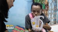 “ฝน” สาวพิการยอดกตัญญูสู้ชีวิต ป่วยโรคกระดูกเปราะ ต้องดามเหล็กทั้งตัว มุมานะถักไหมพรมขาย หาเงินจุนเจือครอบครัว!