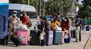 นร.ทุน AFS สหรัฐฯ เตรียมกลับมาอีก 400 กว่าคนใน 3 วัน ส่วนวันนี้มา 2 ไฟลต์ เตรียมนำเข้าที่กักตัว