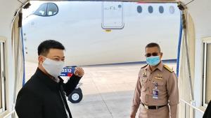 กองการบินทหารเรือ เตรียมพร้อมรับ 160 นักศึกษาไทยจากอเมริกาเข้ากักตัวในระยอง-ชลบุรี