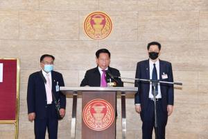 กมธ.คุ้มครองผู้บริโภคแนะจ่าย 5 พัน คนอายุ 18 ขึ้นไป พร้อมชงรัฐบาลให้ใช้ไฟฟ้า-ประปาฟรี