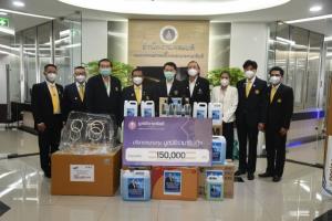 รองประธานวุฒิสภาคนที่สองมอบเงินสด พร้อมอุปกรณ์การแพทย์ต้านโควิด-19 แก่ รพ.รามาธิบดี