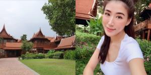 ส่องชีวิตหรู!! "เอิร์น ณัชชา" อดีตนักร้องยุค 90 กับชีวิตในบ้านเรือนไทยไม้สักทอง