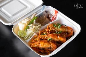 "ผัดไทยกุ้งแม่น้ำสด" อร่อย ครบ จบในออร์เดอร์เดียว  ใบหยกเดลิเวอรี่ทะเล &amp; ทุเรียนฟีเวอร์