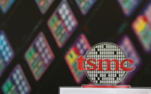 มะกันยิ้มร่า! ผู้ผลิตชิปไต้หวัน TSMC ทุ่ม $12,000 ล้านตั้ง รง.ใหม่ในรัฐแอริโซนา หนุนกลยุทธ์ตัด ‘จีน’ จากห่วงโซ่อุปทานโลก
