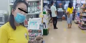 ชาวเน็ตประณาม “ป้าเสื้อเหลือง” ทำผิดกฎของร้าน ยังกล้าขู่เอาพนักงานออก