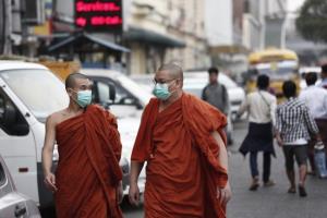 เรื่องเพศประเด็นต้องห้าม หมอพม่าโดนข้อหาหมิ่นหลังวิจารณ์พระค้านสอนเพศศึกษา