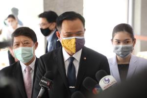 “อนุทิน” พร้อมตรวจสอบ 2 ฝ่าย ปมหักหัวคิวสถานกักกันของรัฐ ขอให้มาร้องเรียนโชว์หลักฐาน