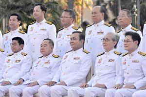 ปรับ ครม.เอาแน่ แต่ต้องรอหลังศึกซักฟอก !?