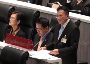 ฝ่ายค้านห่วงรัฐใช้งบไร้ประสิทธิภาพ อุ้มคนรวย ชี้ต้องประคอง ศก.พ่วงหยุดโควิด
