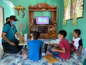 “บ้านปันเรียน” สำรวจชุมชน-แบ่งปันทีวี ช่วยเด็กขาดโอกาสเรียนออนแอร์ ชุมชนผู้ประสบภัยสึนามิ