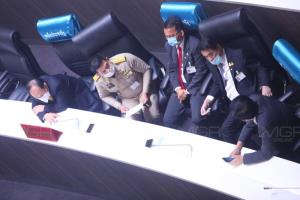 “สิระ” ปูดมีแค่ 26 ส.ส.หนุน “อุตตม” ย้อนไม่ร่วมประชุมพรรคเหมาะเป็นหัวหน้าหรือไม่