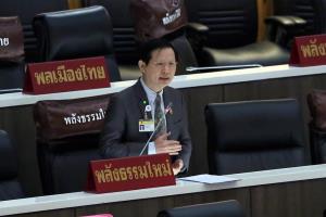 “ตกรถยังดีกว่าตกเหว” หมอระวี” ซัด “วีระกร” ยังไม่ทันศึกษา กลับออกตัวแรงหนุน CPTPP