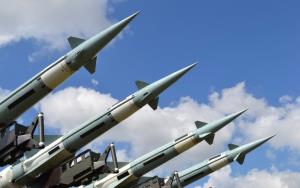 สถาบัน SIPRI ชี้รณรงค์ควบคุมอาวุธ ‘สิ้นหวัง’ มหาอำนาจยังแข่งกันพัฒนานุก