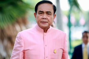 ฝ่าย “ล้มเจ้า” รุกหนัก รัฐการ์ดตกไม่ทันเกมแย่แน่ !?