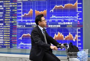 ตลาดหุ้นเอเชียปรับลบ นักลงทุนวิตกโควิด-19 ระบาดรอบสอง