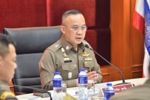ตร.แถลงสถิติจับกุมฝ่าเคอร์ฟิวกว่า 4 หมื่นราย นายกฯ สั่งปราบเด็กแว้น