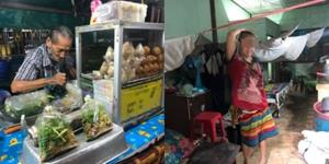 คนไทยใจบุญ! สาวโพสต์ช่วยเหลือคุณตาขายยำ เลี้ยงดูน้องพิการ