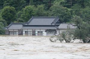สลด! น้ำท่วมภาคตะวันตกญี่ปุ่น คร่า 14 ชีวิตคาบ้านพักคนชรา