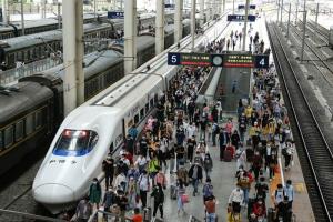 อัตราการเดินทางโดยรถไฟในจีนช่วงครึ่งปีแรก ร่วงกว่า 53 เปอร์เซนต์