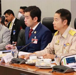 สัมมนาไร้ผล! ปชป.เลือดไม่หยุดไหล “พายุ” รายล่าสุดลาออก คาดขัดแย้ง “สาธิต”