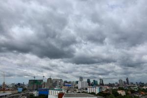 เตือนมรสุม! เหนือ-กลาง-ใต้ ฝนตกหนัก ระวังน้ำป่า-น้ำท่วมฉับพลัน กทม.โดนร้อยละ 60