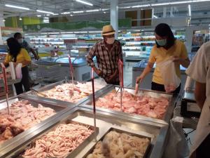 บิ๊กซีหั่นราคาหมู-ไก่