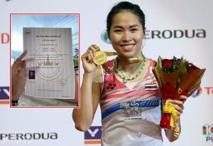 กีฬาเก่ง เรียนก็เก่ง! "รัชนก" โชว์ใบปริญญา จบป.โท ม.กรุงเทพธนบุรี