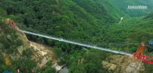 พาเหินฟ้าชม "สะพานกระจกข้ามหุบเขา" หวาดเสียวที่สุดในเหลียวหนิง