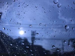 กรมอุตุฯ เผยภาคเหนือ-อีสาน ฝนฟ้าคะนองต่อเนื่อง 30-60% ใต้ตกหนักบางแห่ง