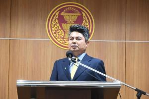 “เทพไท” ห่วงม็อบชนม็อบ วอนผู้นำม็อบนักศึกษาเลี่ยงการจาบจ้วงเบื้องสูง