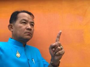 "พี่ศรี" ร้องกมธ.ตำรวจ จี้สอบ "บิ๊กแป๊ะ" เตะตัดขา "วิระชัย"