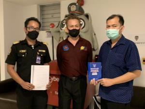 กรมปศุสัตว์ ร้อง ปอท.เอาผิด “หม่อมถนัดแดก” โพสต์คลิปไก่หลุม