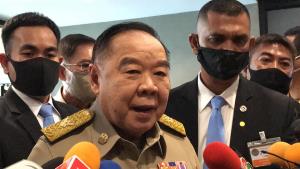 “บิ๊กป้อม” ย้ำ พปชร.ร่วมมือรัฐบาลแก้ รธน. เดินหนีถามถึงจำนวนม็อบปลดแอกล้นหลาม