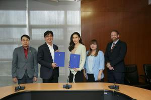 ว.นานาชาติ ม.รังสิต ลงนามความร่วมมือกับโรงเรียนสาธิตแห่งมหาวิทยาลัยรังสิต เตรียมผลักดันหลักสูตร International Business + UK