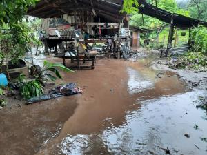 “แม่กำปอง” และใกล้เคียงรวม 5 หมู่บ้านโดนน้ำป่าซัดดินสไลด์หลังฝนตกหนัก