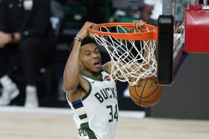 "กรีก ฟรีก" ขุนพล "บัคส์" คนแรกรอบ 36 ปี ซิวเกมรับยอดเยี่ยม NBA