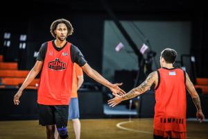 ฮือฮา! "คริส ชาร์ลส์" อดีต MVP ไทยลีก ตอบรับร่วมแข่งยัดห่วงประจำปี จ.ภูเก็ต