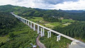 ‘อุโมงค์มิตรภาพ’ ทางรถไฟจีน-ลาว สร้างเสร็จแล้ว