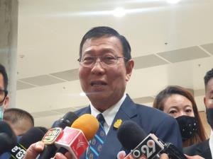 “พรเพชร “ยันไม่ได้พูดตั้ง กมธ.ศึกษา 6 ญัตติก่อนรับร่างแก้ รธน. ย้ำไม่มีใบสั่ง